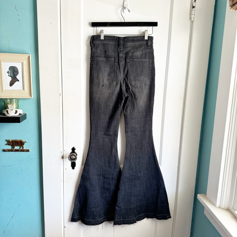 Free People We the Free Irreplaceable Dramatic Bell Flare Dropped Hem Jeans 27 - Picture 7 of 11